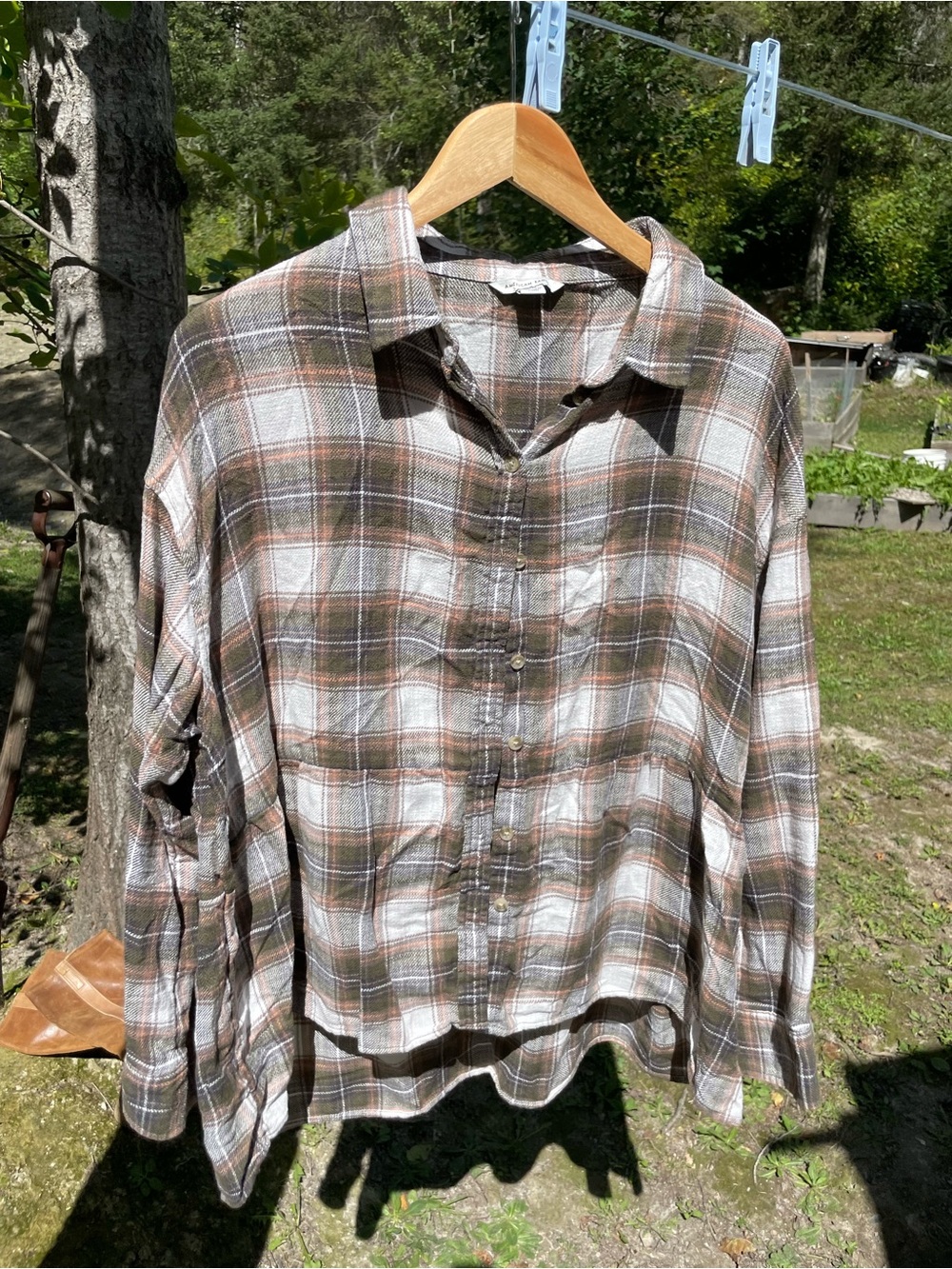 American Eagle Outfitters Brown & Cream Plaid Button-Down Shirt